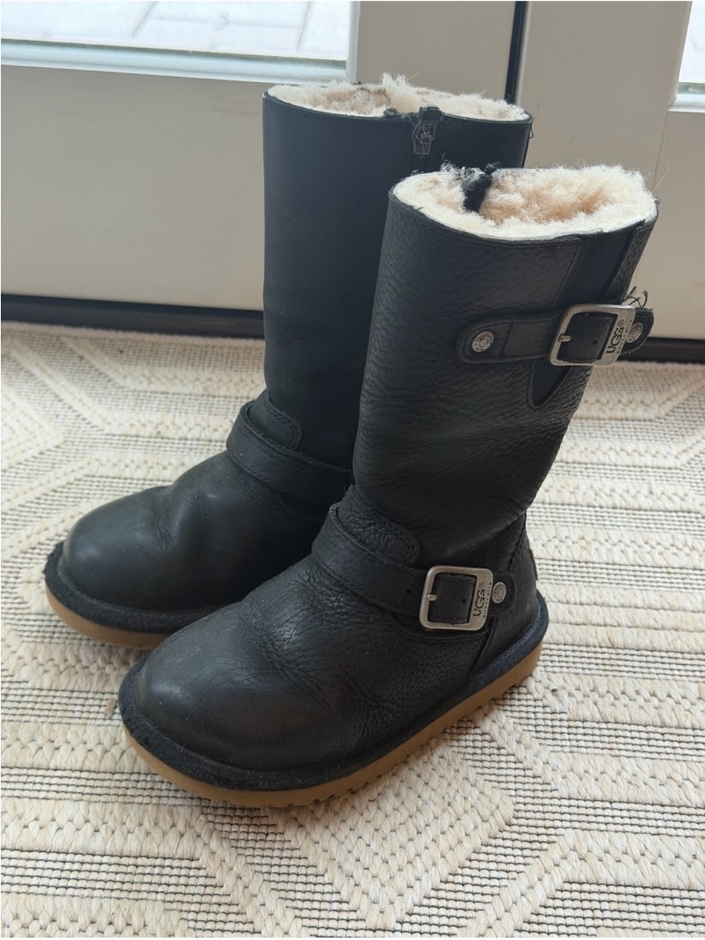 UGG Kids Black Leather Shearling-Trim Buckle Boots, size 10